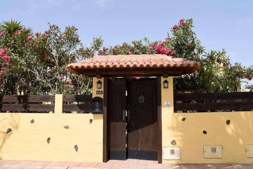 Aurora Mari Villa Your Dream Steps From The Ocean Shore Калета-де-Фусте Экстерьер фото